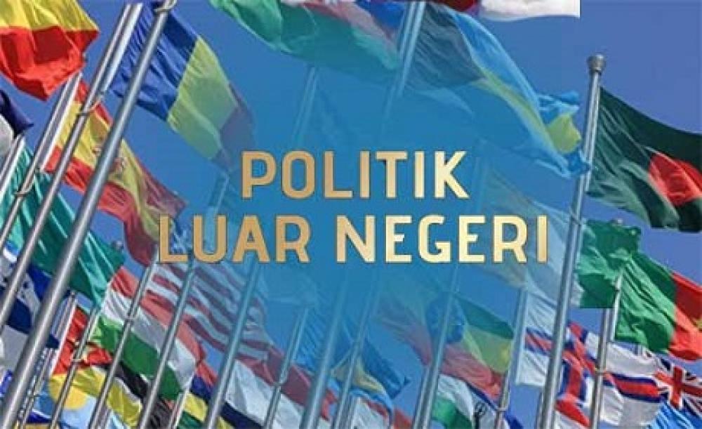 Evolusi Kebijakan Luar Negeri Indonesia: Menjaga Keseimbangan antara Diplomasi dan Kepentingan Nasional