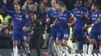 Chelsea Angkat Trofi